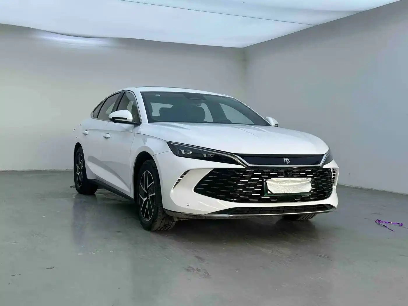 BYD Qin L 2024 DM-i 120KM Superior Edition