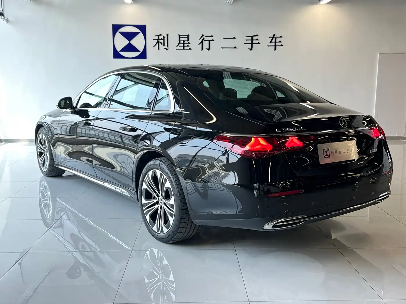 Mercedes-Benz E-Class New Energy 2024 E 350 e L Plug-in Hybrid Sedan фото 16