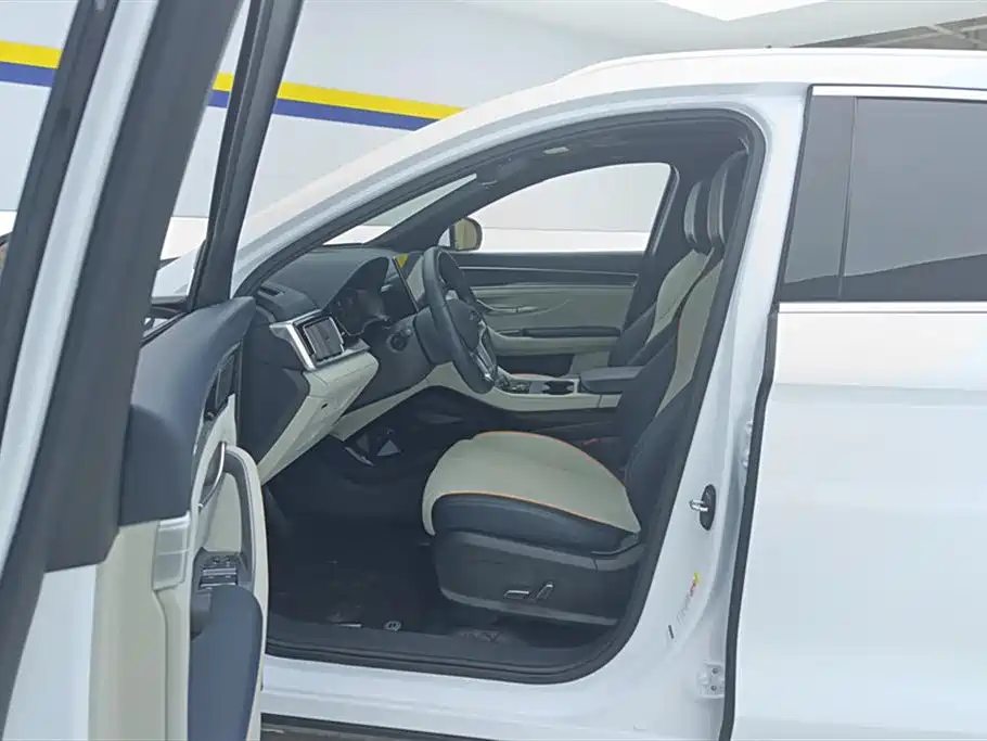 BYD Song PLUS PHEV 2024 Glory Edition DM-i 110km Flagship PLUS фото 9