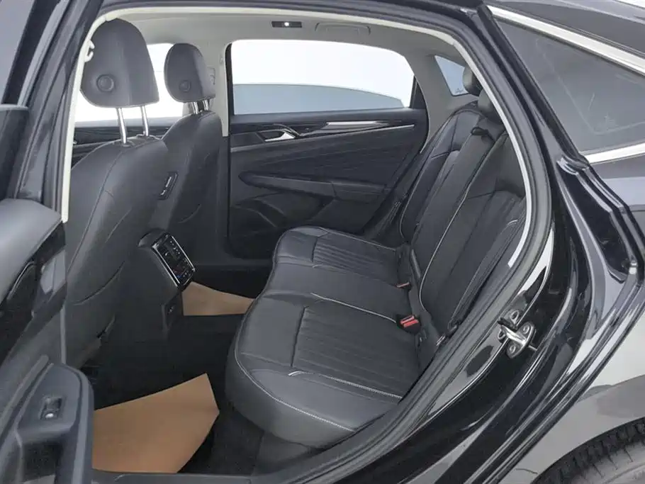 Volkswagen Passat 2023 Facelift 330TSI Starlight Elite Edition фото 11