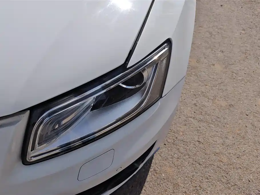 Audi Q5 2011 2.0TFSI Dynamic фото 5