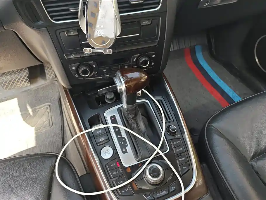 Audi Q5 2011 2.0TFSI Dynamic фото 16