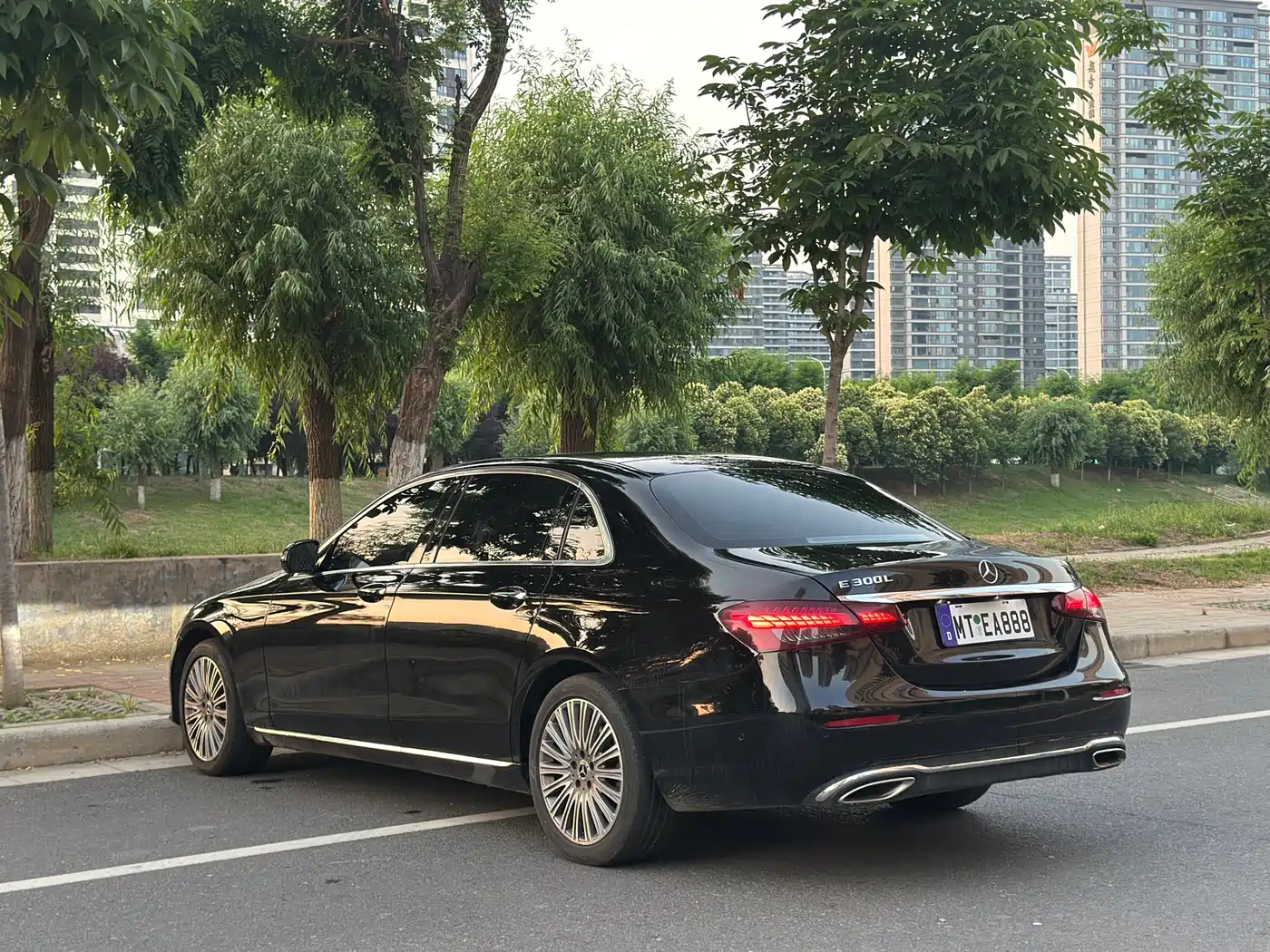 Mercedes-Benz E-Class 2021 E 300 L Premium фото 7