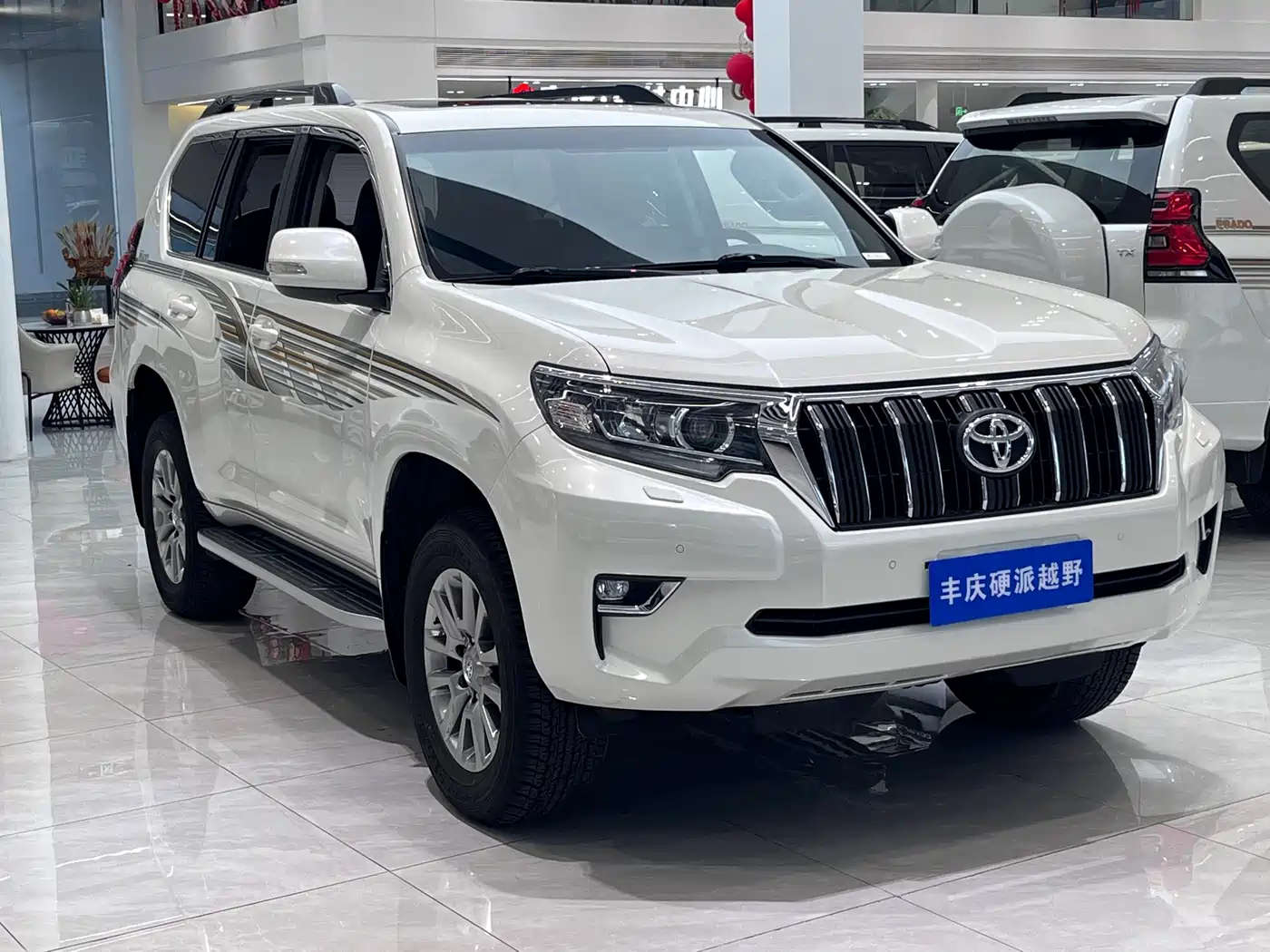 Toyota Prado 2018 3.5L Automatic TX-L NAVI Rear-mounted Spare Tire фото 3