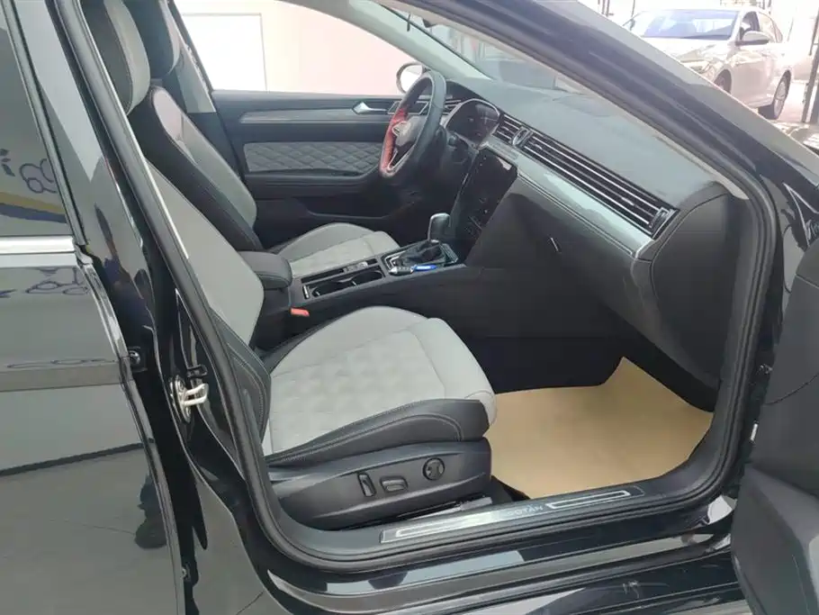 Volkswagen Magotan 2023 2 Million Units Anniversary Edition 330TSI DSG Leading Type фото 8