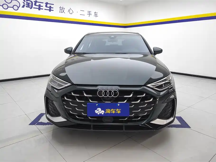 Audi A3 2025 Sportback 35TFSI Flying Premium фото 2