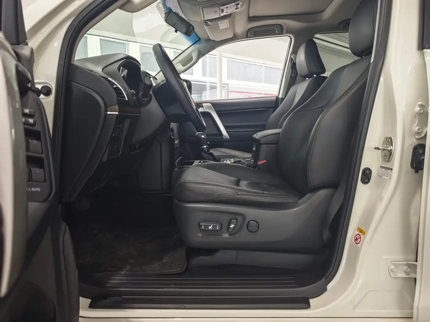 Toyota Prado 2018 3.5L Automatic TX-L Rear-mounted Spare Tire фото 7
