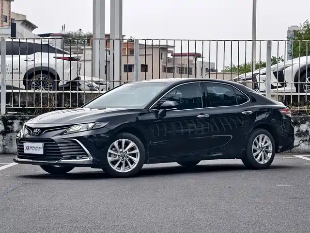 Toyota Camry 2.0G, Люкс