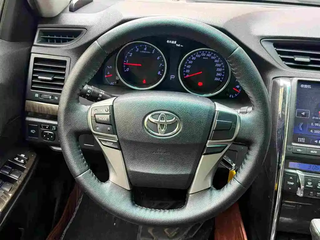 Toyota Reiz 2013 2.5V Elite Edition фото 6