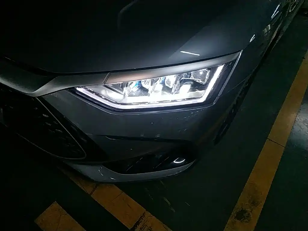 BYD Han 2023 DM-i Champion Edition 121KM Elite фото 24