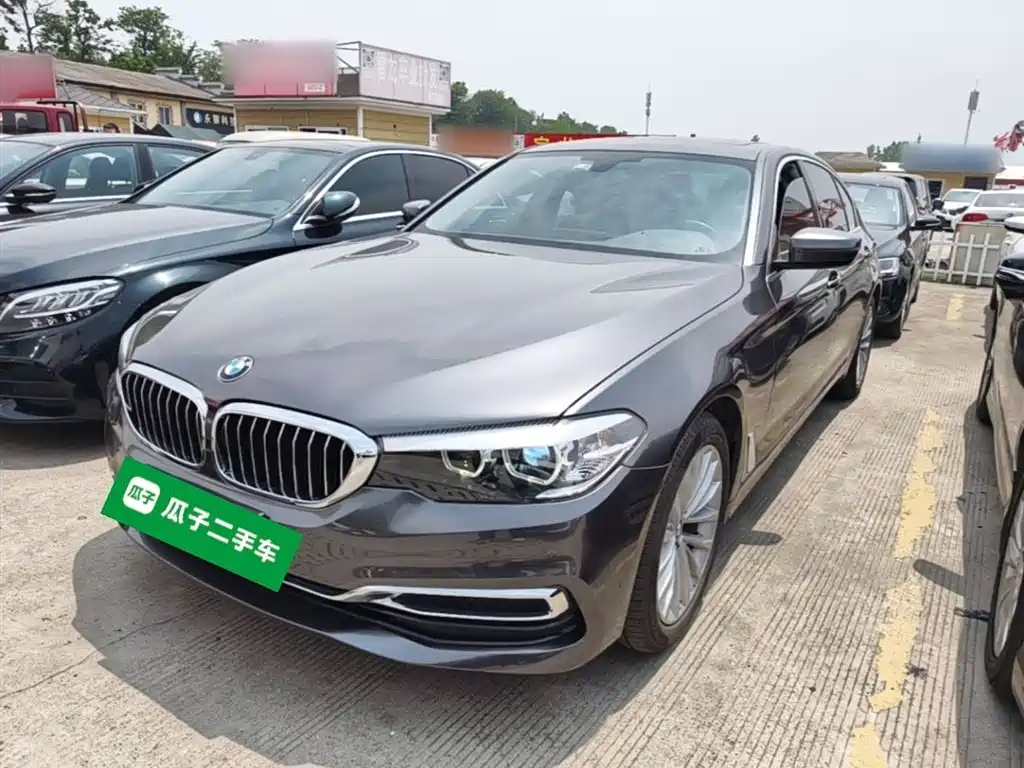 BMW 5 Series 2020 525Li Luxury Package