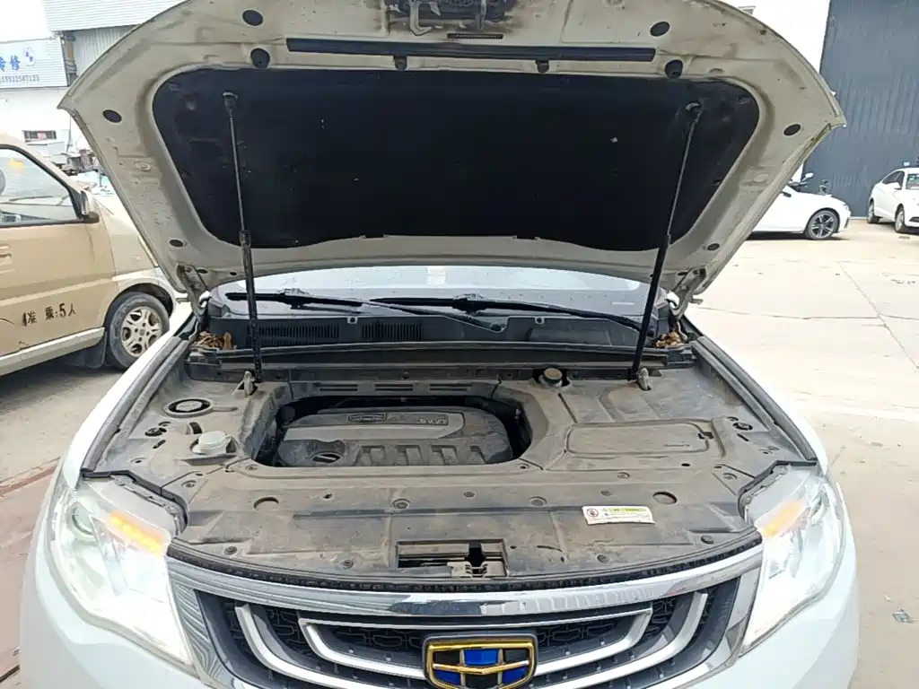 Фото 20 - Geely Atlas