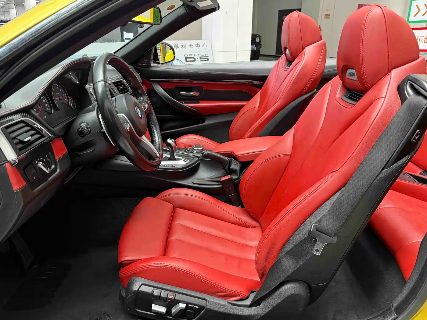 BMW M4 2016 M4 Convertible Racing Limited Edition фото 6