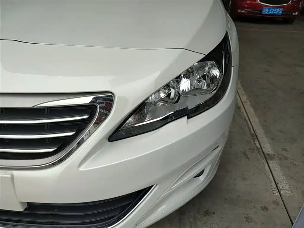 Peugeot 408 2015 Model 1.2T Automatic Luxury Edition фото 24