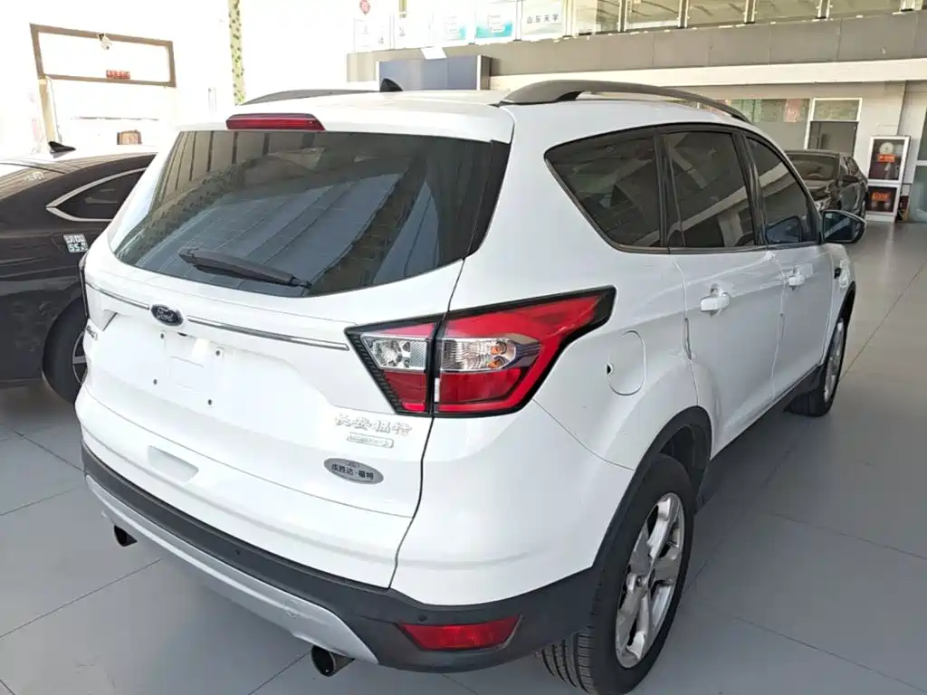 Фото 7 - Ford Kuga