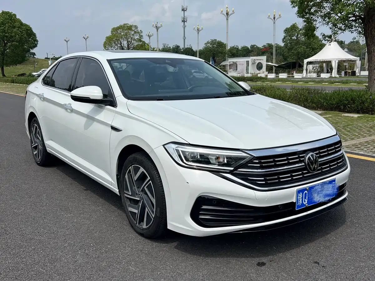 Volkswagen Sagitar 2023 300TSI DSG Surpassing Edition фото 3