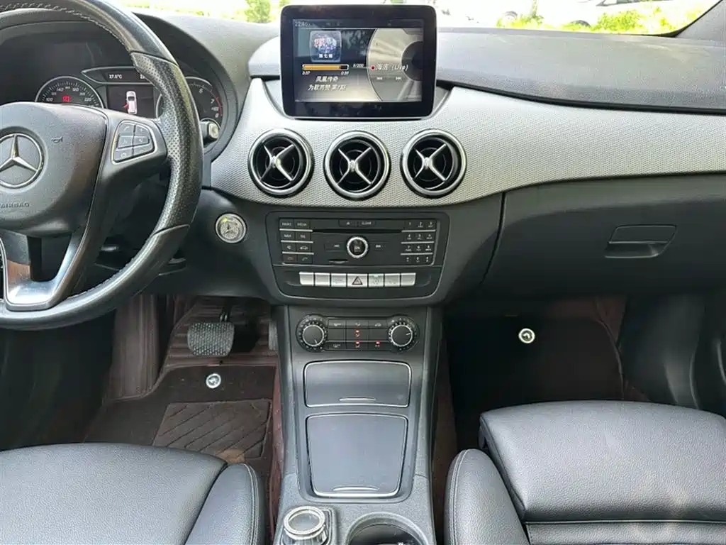 Mercedes-Benz B-Class 2017 B 200 Dynamic фото 13
