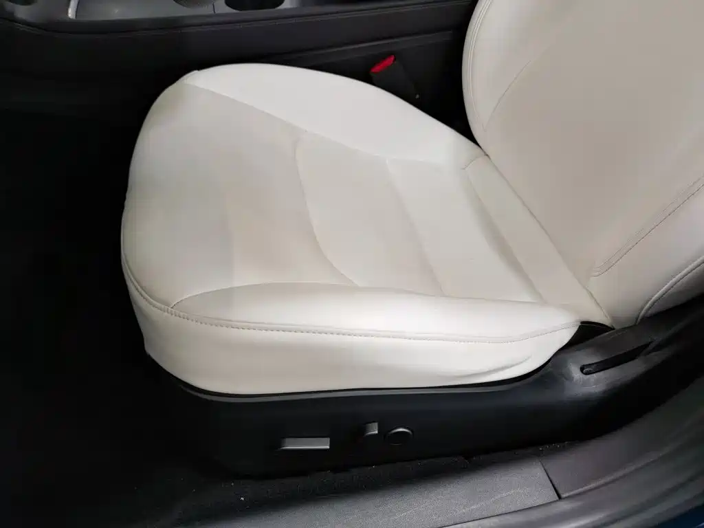 Фото 20 - Tesla Model 3