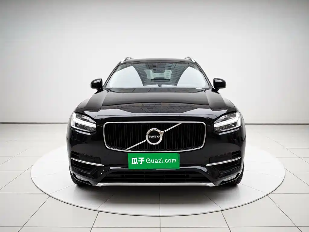 Фото 2 - Volvo XC90
