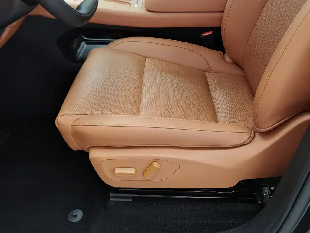 Фото 20 - Leapmotor C10