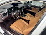 Фото 10 - Lexus RX