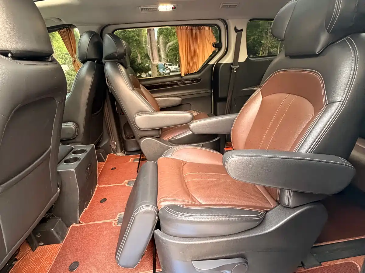 Фото 7 - Maxus G10