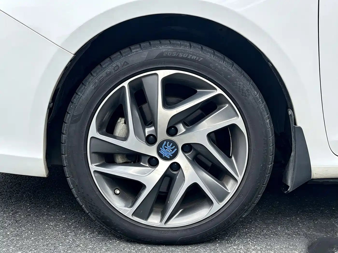 BYD Qin New Energy 2017 2017 1.5T Qin 100