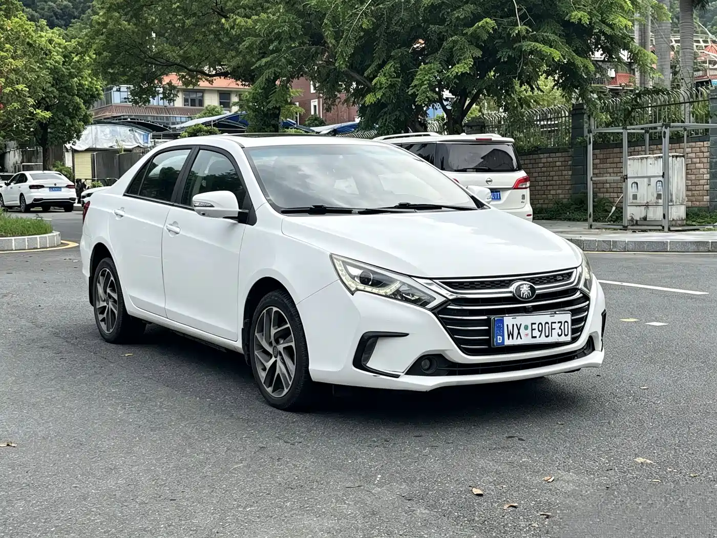 BYD Qin New Energy 2017 2017 1.5T Qin 100