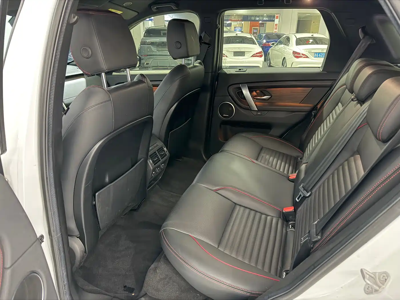Land Rover Discovery Sport 2022 Model Facelift 249PS R-Dynamic SE Performance Tech Edition 5-seater фото 9