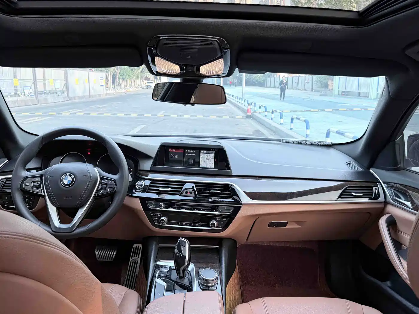 BMW 5 Series 2017 528Li Leading Edition фото 6