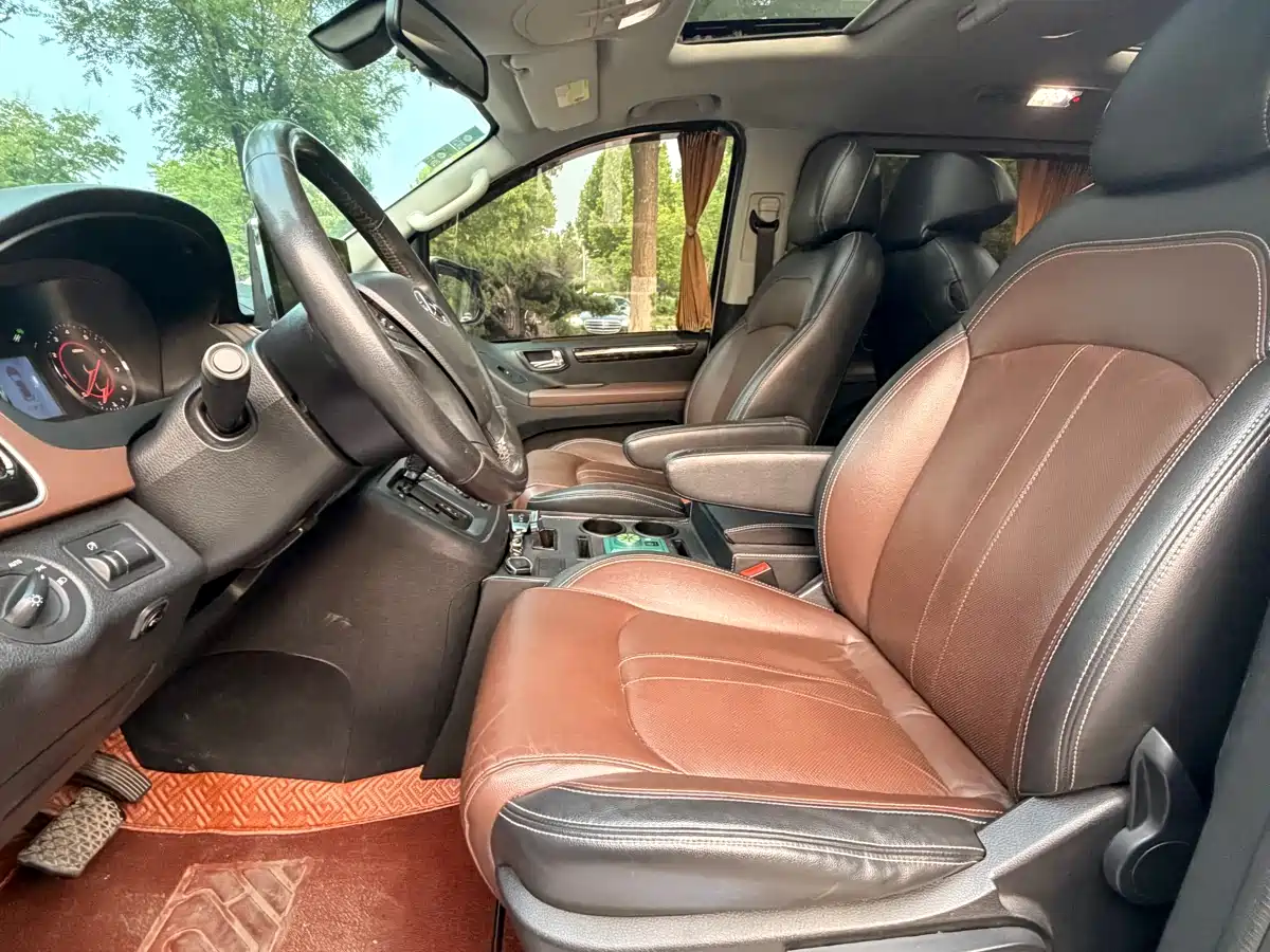 SAIC Maxus Maxus G10 2017 2016 2.0T Automatic Luxury Executive Edition