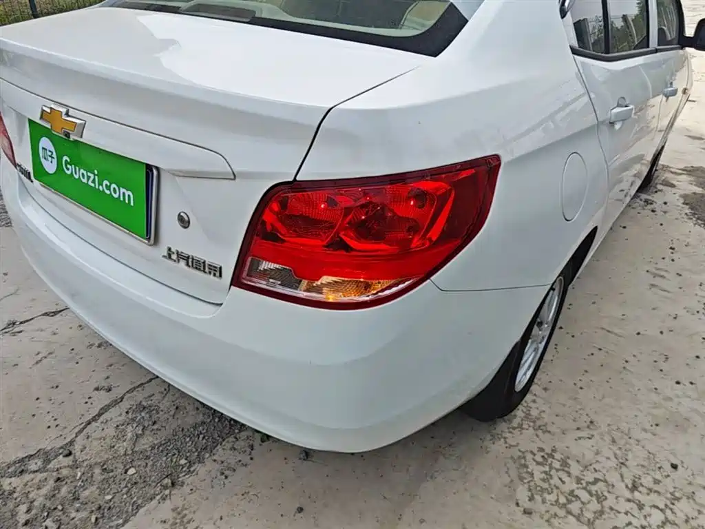 Chevrolet Sail 2015 Sail 3 1.3L AMT Ideal Edition фото 8