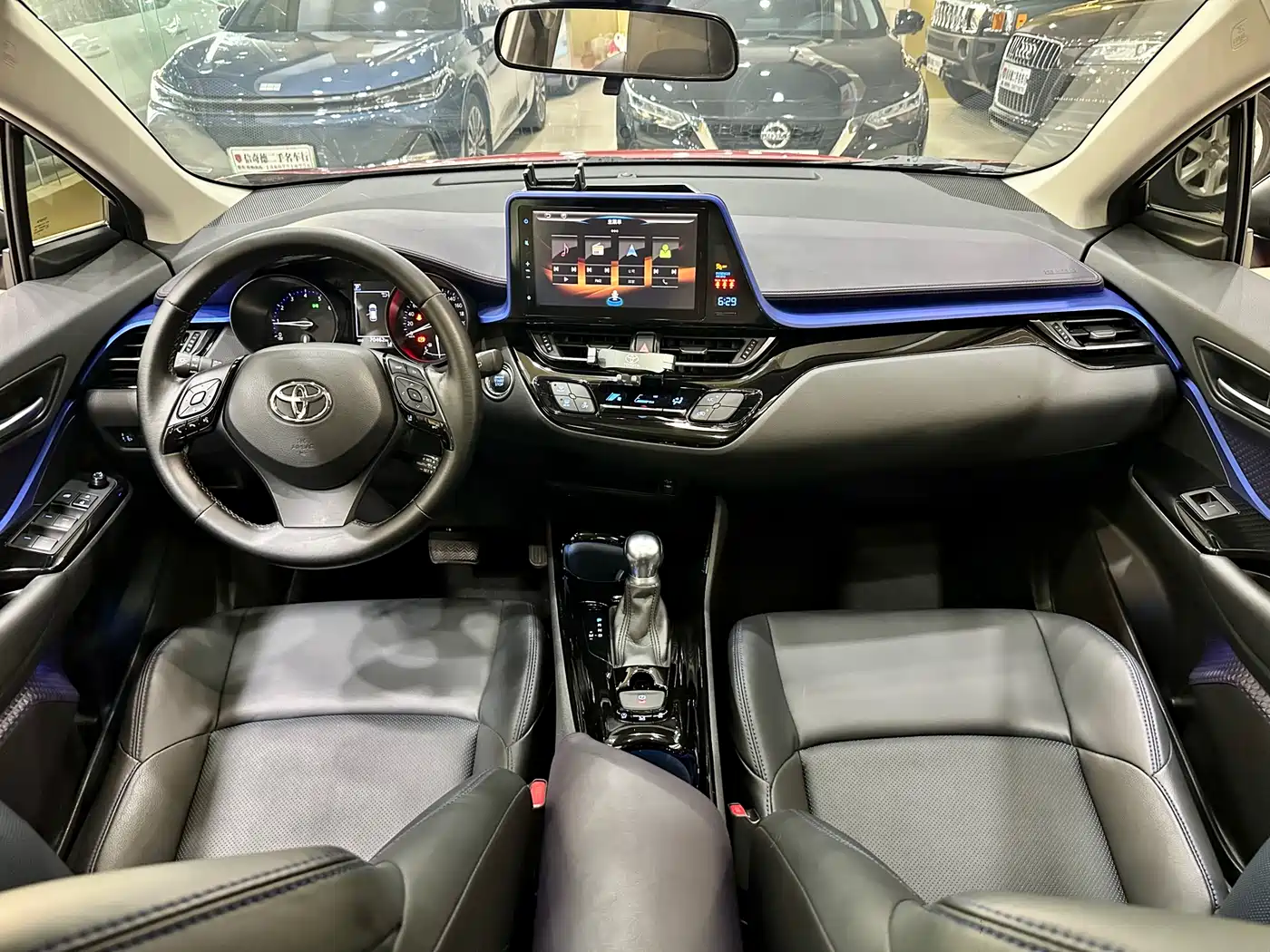 Toyota C-HR 2020 Model 2.0L Leading фото 12