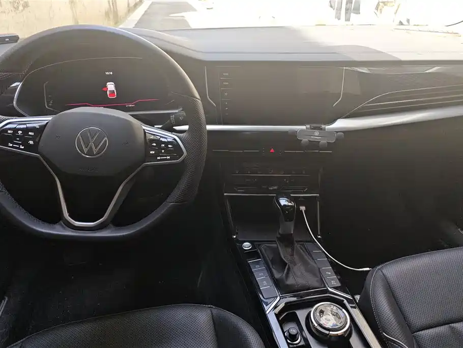 Volkswagen Passat 2024 380TSI Starlight Dragon Glory Edition фото 11