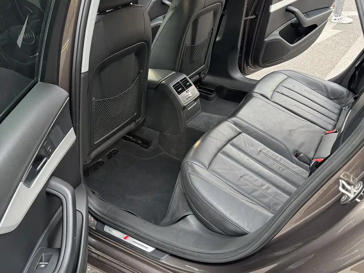 Audi A4L 2019 45 TFSI quattro Personality Sport (China VI) фото 6