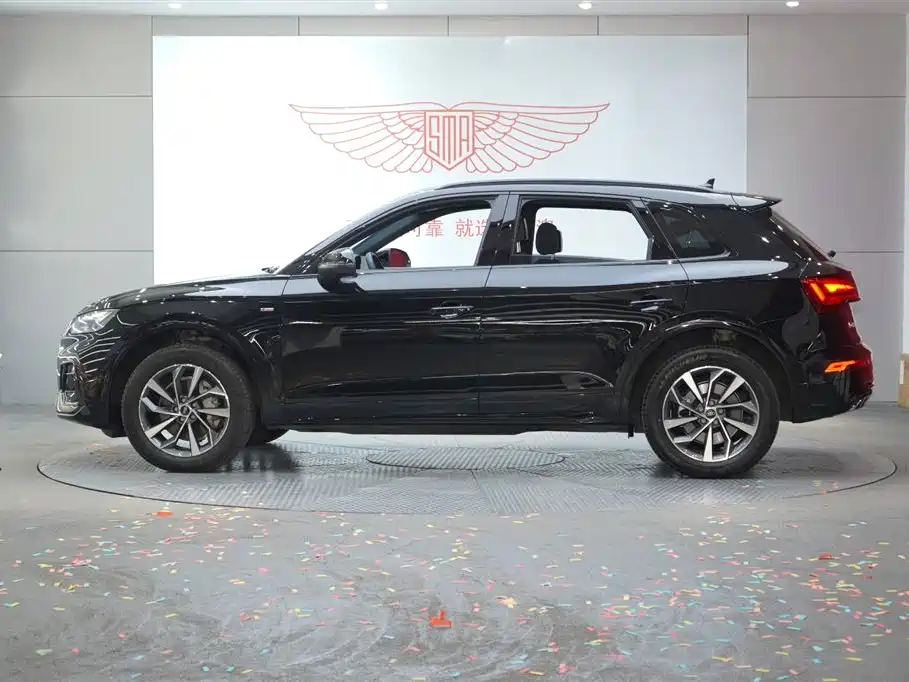 Audi Q5L 2023 40T Luxury Dynamic фото 4