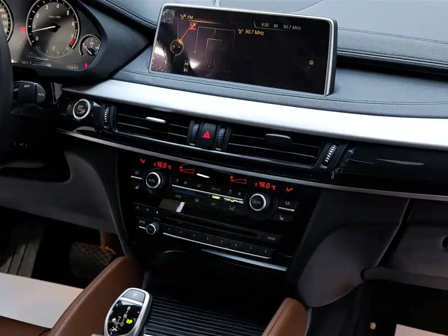 BMW X6 2015 xDrive35i Leading Type фото 20
