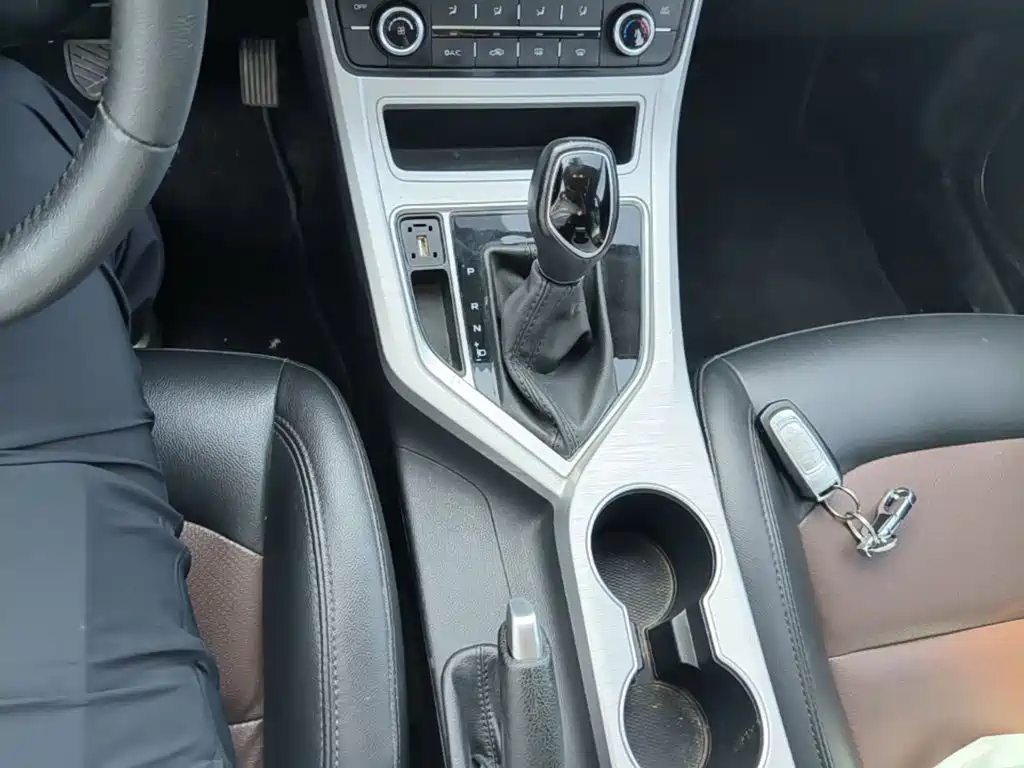 Photo 14 - Geely Vision