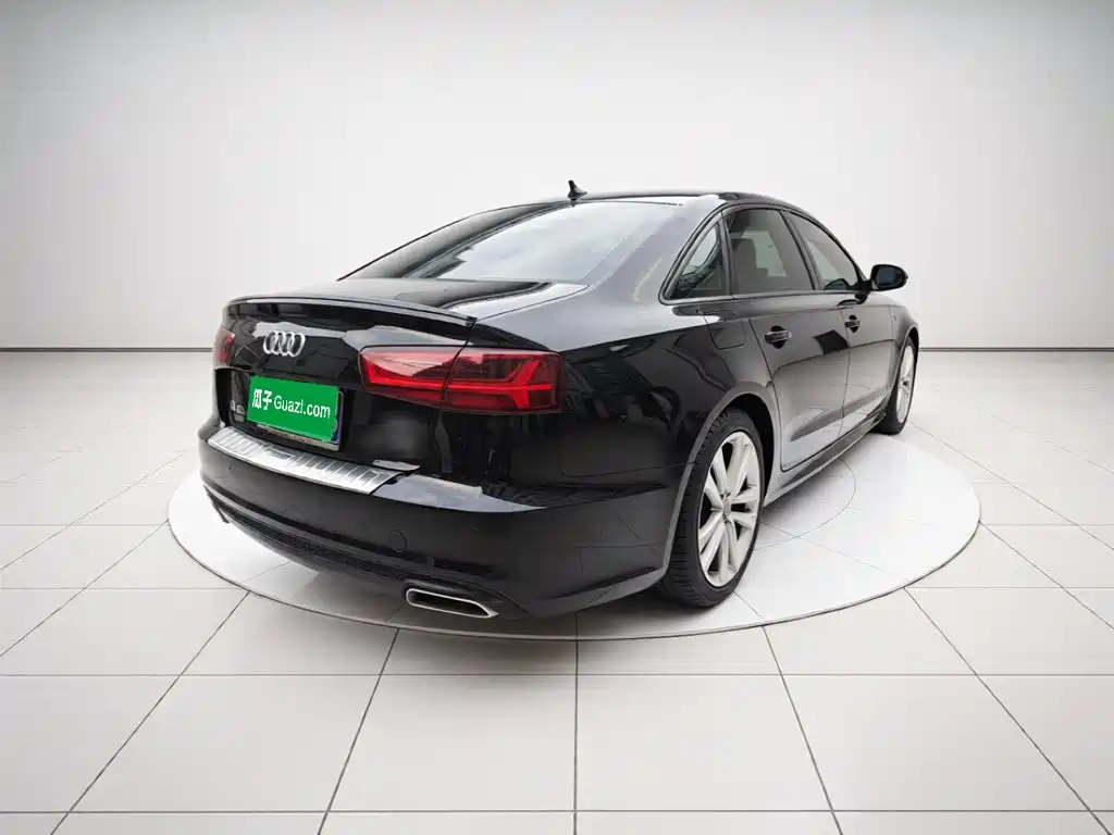 Фото 6 - Audi A6L