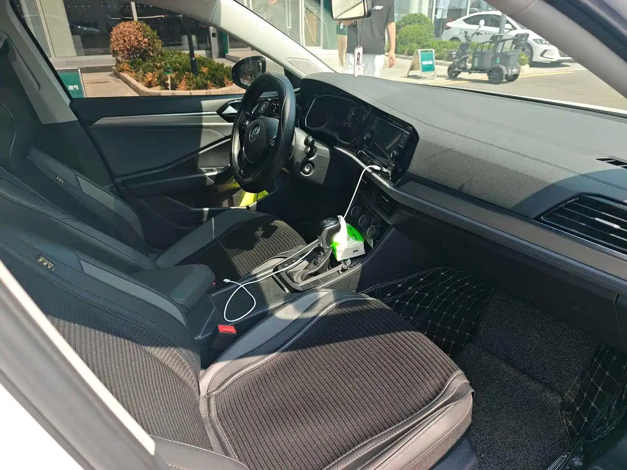Volkswagen Sagitar 2018 280TSI DSG Spark Edition фото 8