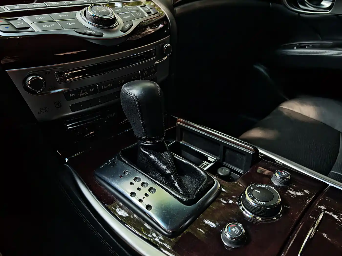Infiniti M Series 2012 2011 M37