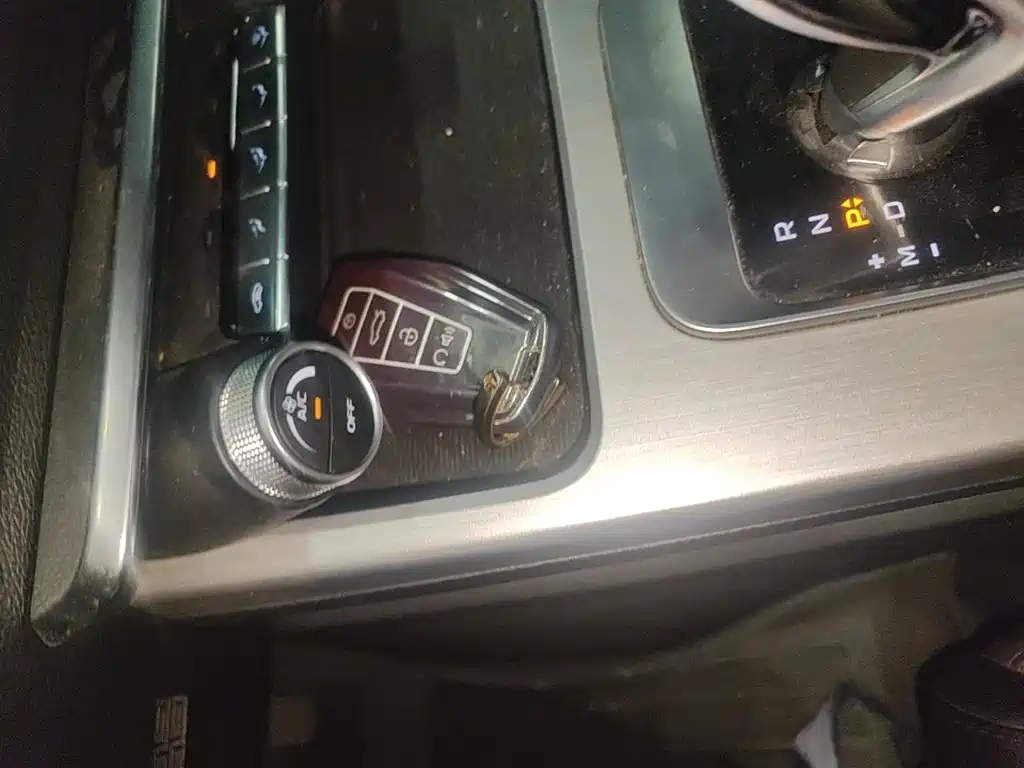 Фото 9 - Geely Coolray