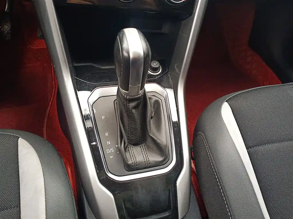 Volkswagen T-ROC 2021 Facelift 280TSI DSG 2WD Elite Smart Connect Edition фото 10