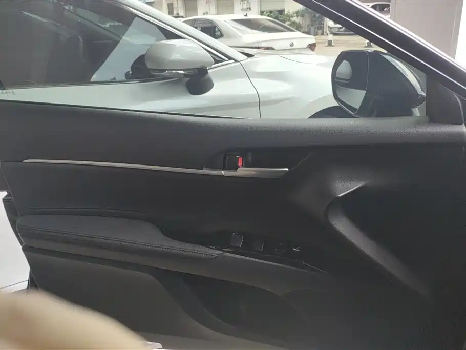 Toyota Camry 2023 2.5G Luxury Edition фото 7