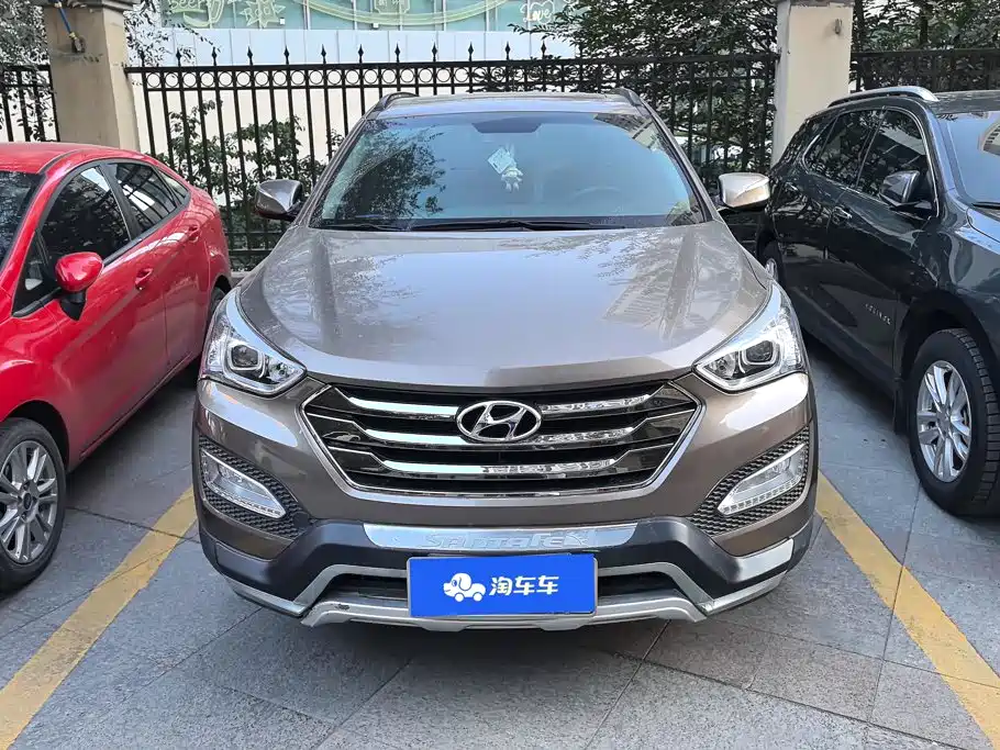 Hyundai Santa Fe 2014 2013 Facelift 2.4L Automatic 4WD Smart
