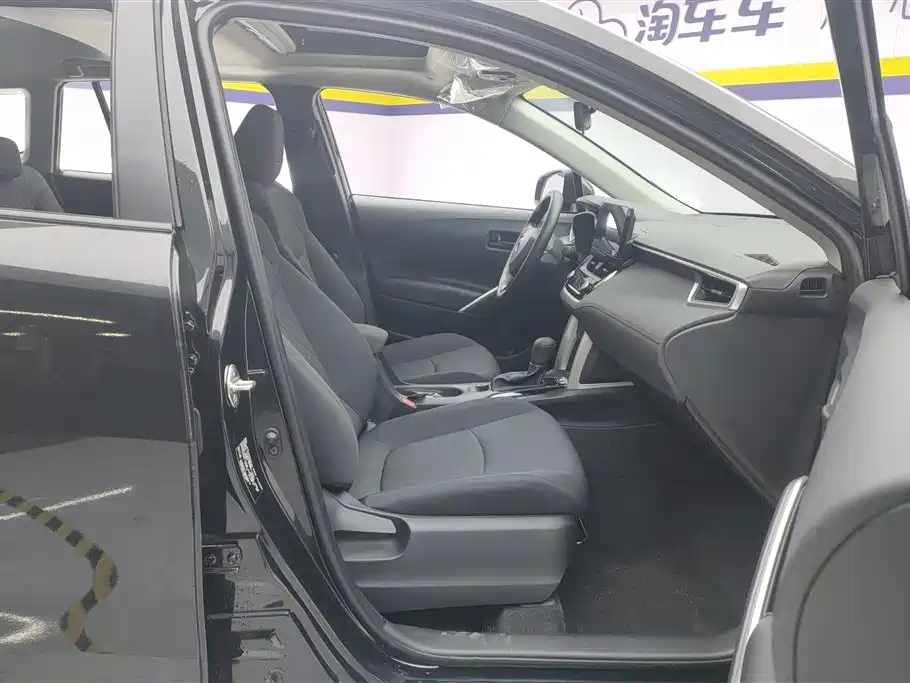 Toyota Corolla Cross 2024 2.0L Smart Hybrid Dual Engine Elite Edition фото 8