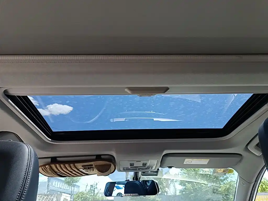 Toyota RAV4 Rongfang 2015 2.5L Automatic 4WD Elite Edition фото 14