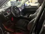 Фото 3 - Volkswagen Touareg