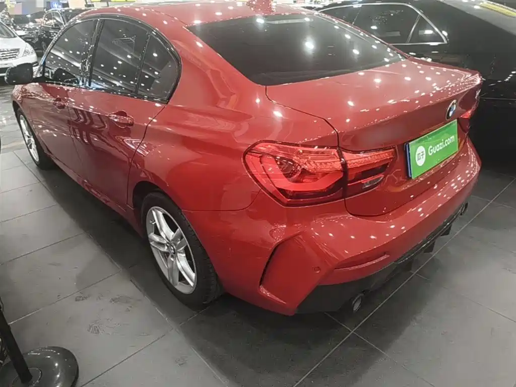 BMW 1 Series 2021 120i M Sport Shadow Edition фото 5