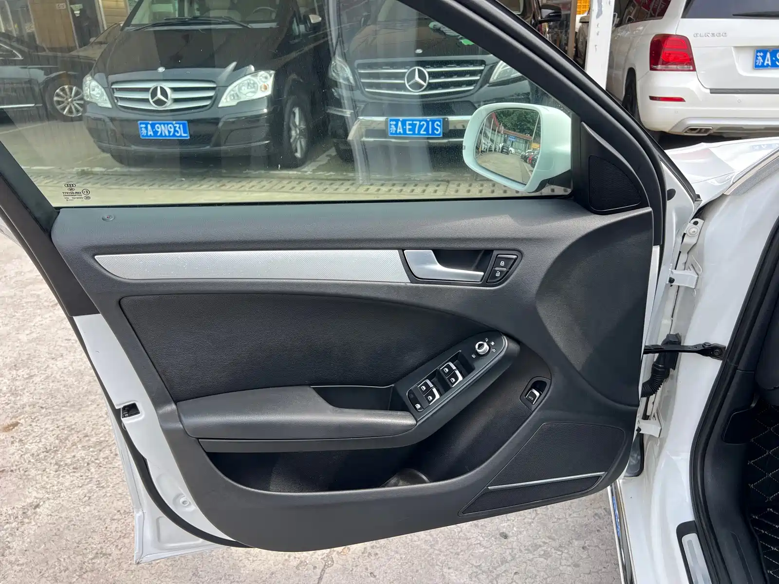 Фото 6 - Audi A4L